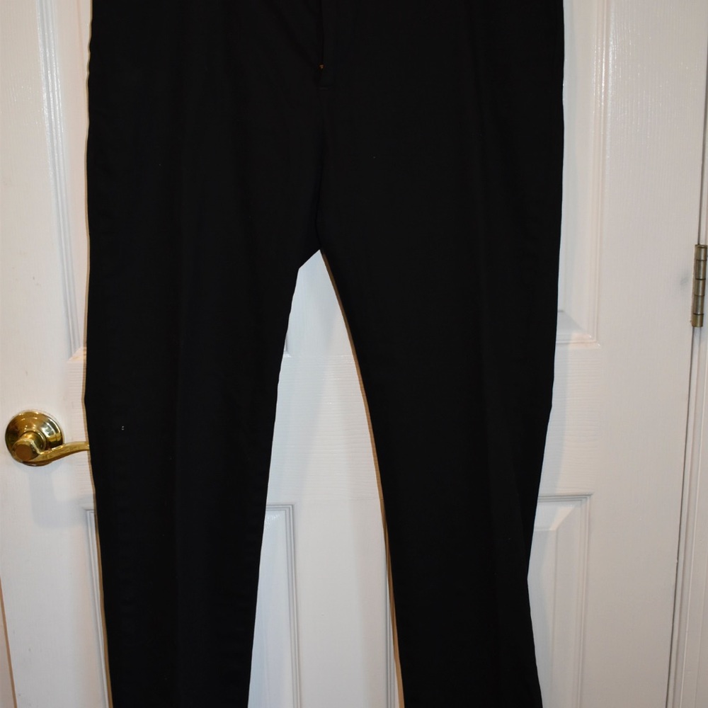 Mens Dockers black pants 36x32 slim worn once